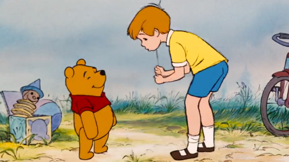 Trecho do filme 'As Aventuras do Ursinho Pooh', de 1977, em que é possível ver o Ursinho Pooh e seu amigo humano, Cristóvão (Christopher Robin, no original)