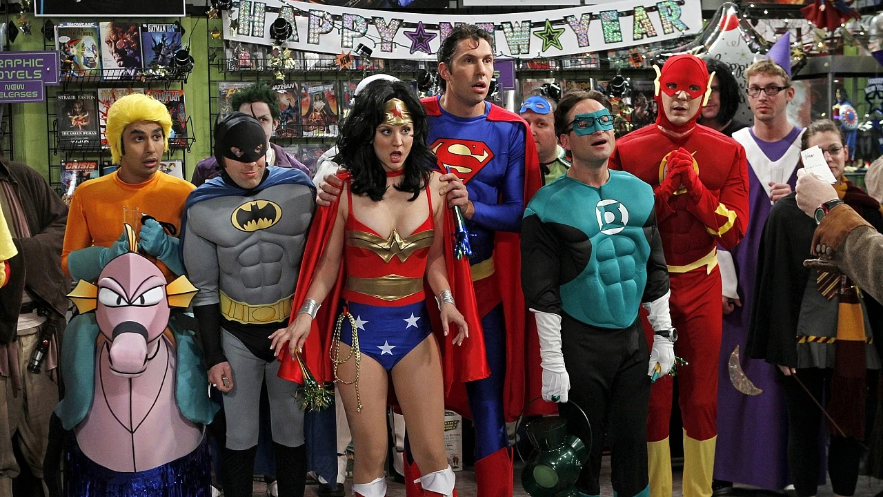 Personagens de 'The Big Bang Theory' fantasiados como os heróis da Liga da Justiça