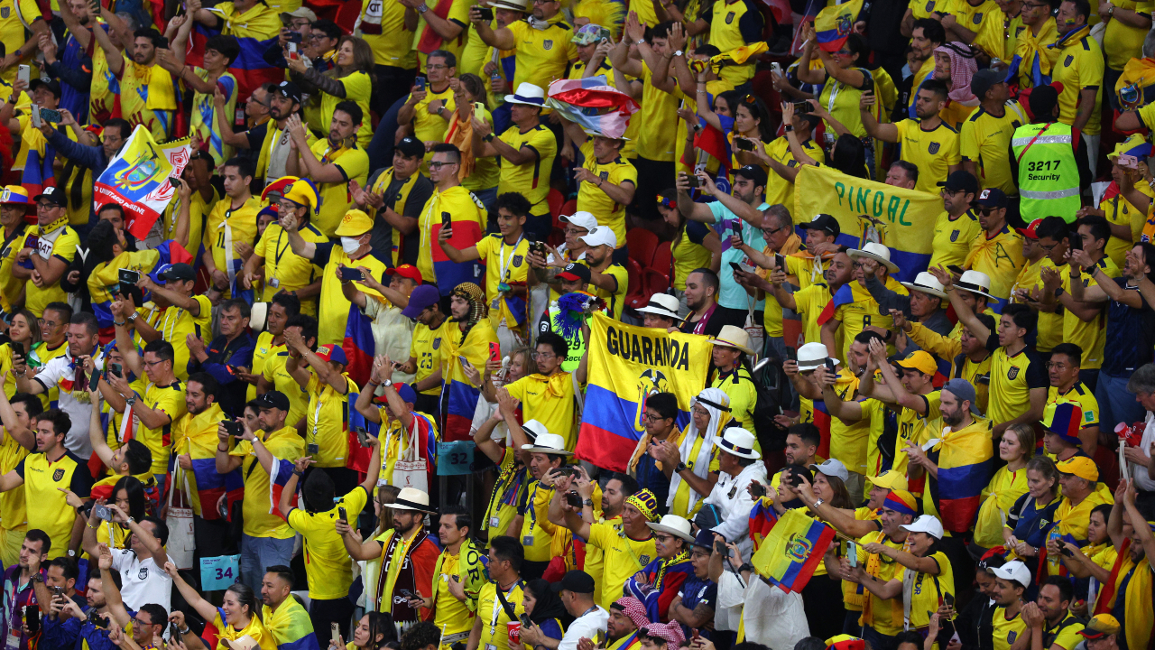 Fotografia da torcida do Equador em partida de abertura da Copa do Mundo de 2022, entre Equador e Qatar