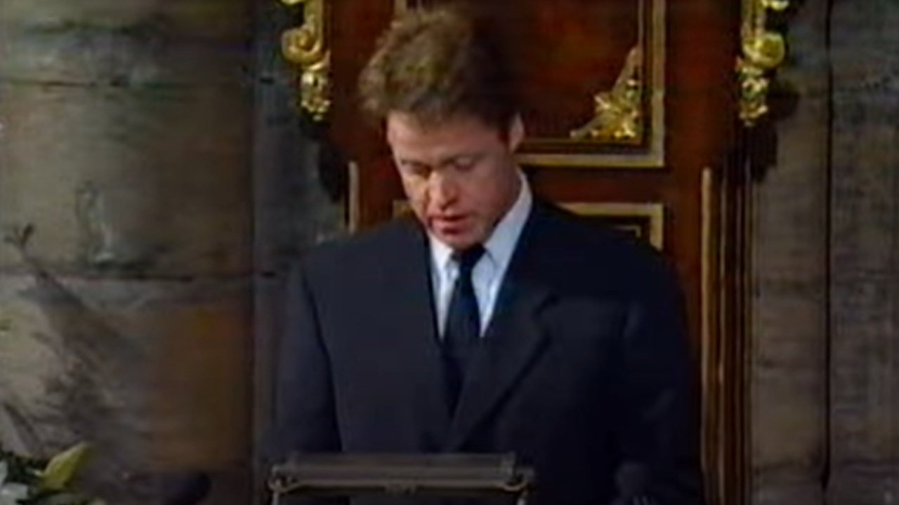 Charles Spencer durante funeral da princesa Diana em 1997