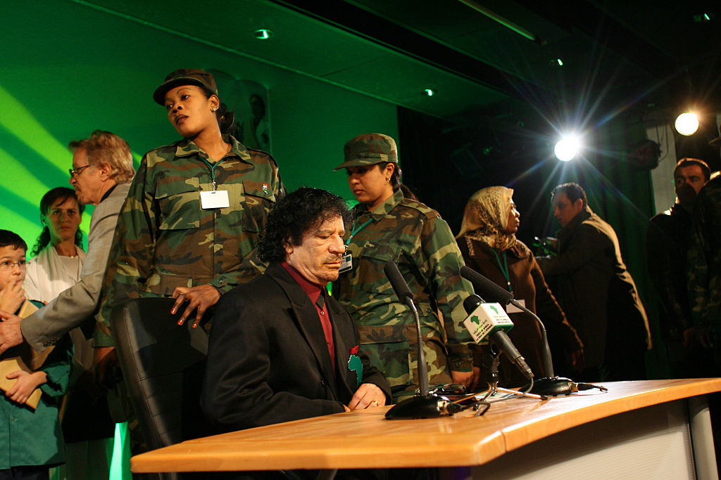 Kadafi exige que aliados cessem agressão selvagem contra a Líbia