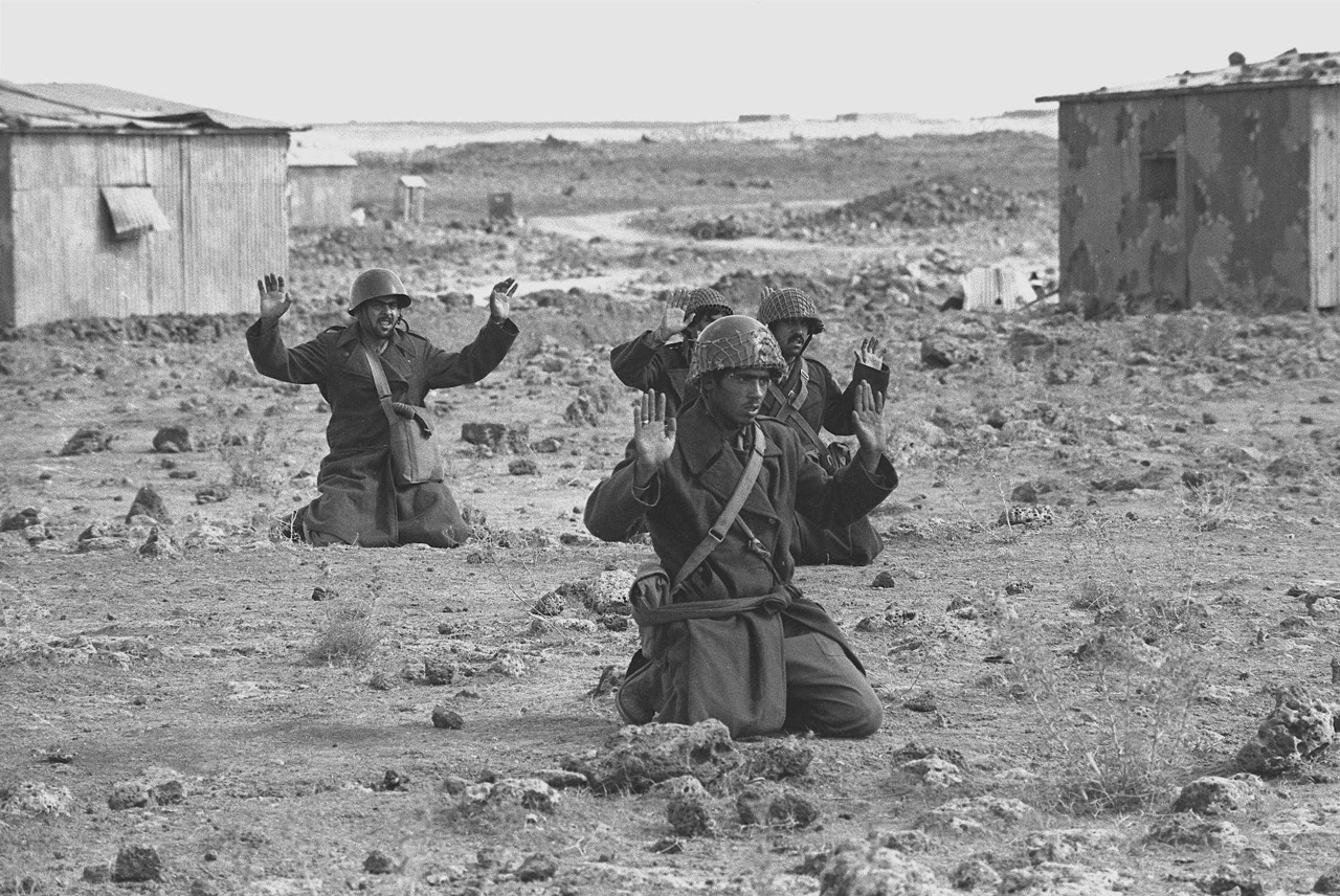 Soldados sírios rendidos em meio à Guerra do Yom Kippur