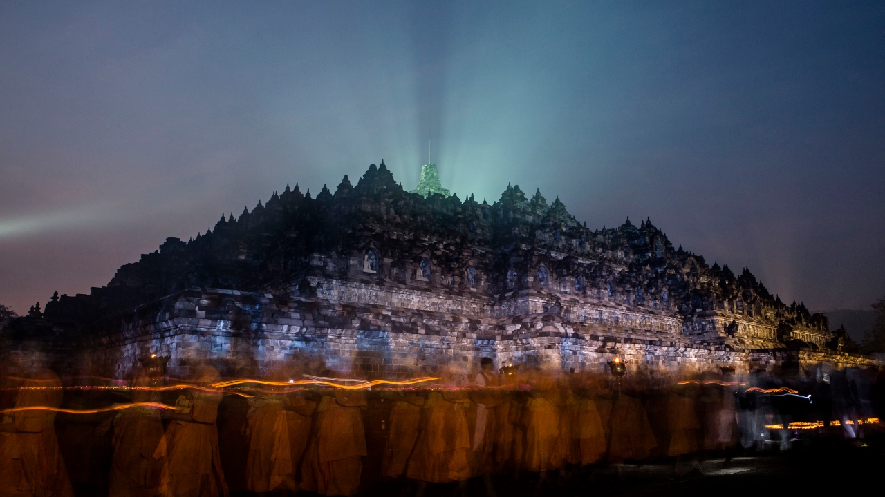 Borobudur, o impressionante templo budista esquecido por nove séculos