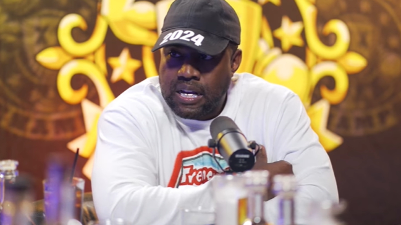 Kanye 'Ye' West durante participação no podcast 'Drink Champs'