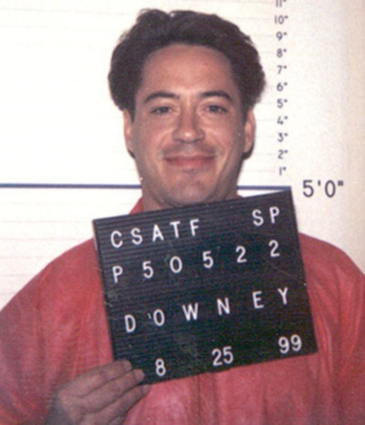 Robert Downey Jr. depois de ser preso em 1999