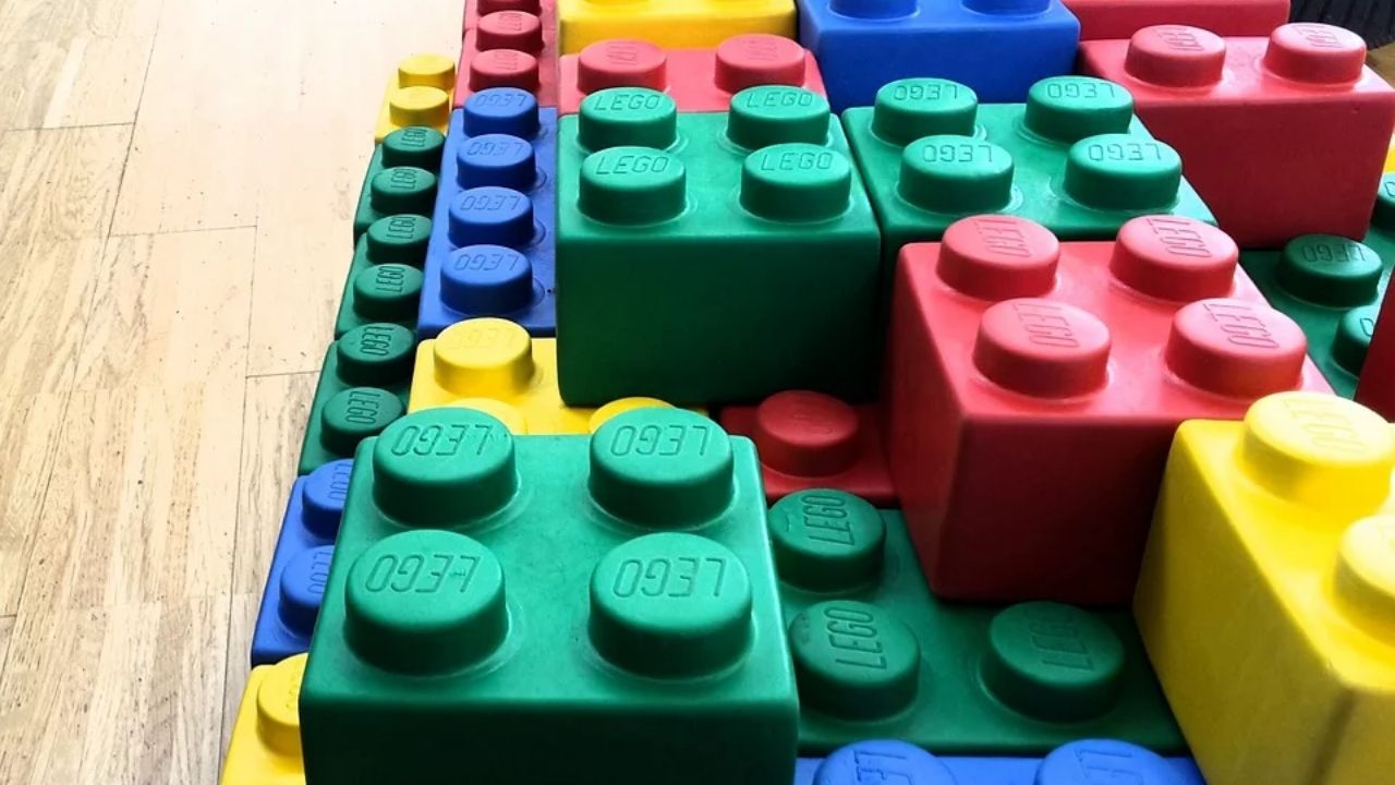 Peças de Lego podem durar até 1300 anos no oceano, diz estudo -  Ambientebrasil - Notícias