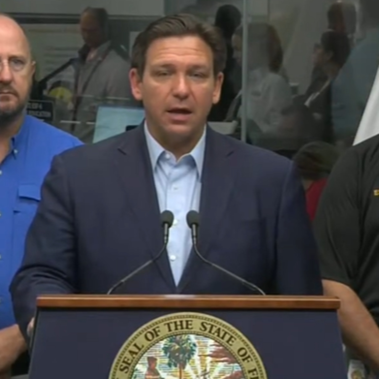 Ron DeSantis, governador da Flórida, durante comunicado sobre o furacão Ian
