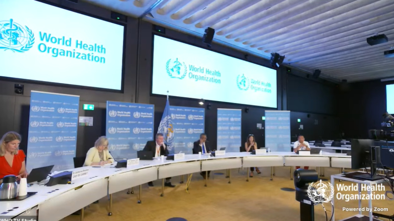 Imagem de reunião entre membros da OMS que decidiu declarar varíola dos macacos emergência internacional