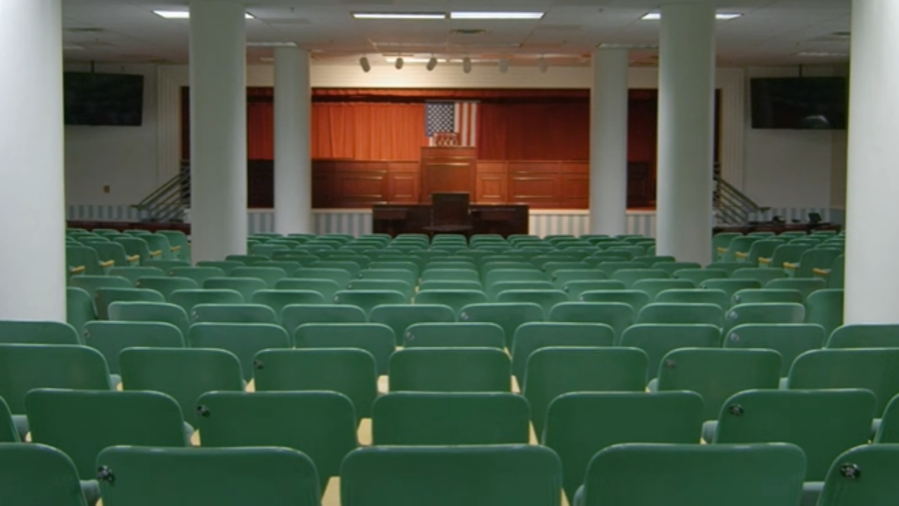 Sala de reuniões para o Congresso dos Estados Unidos dentro do bunker no Greenbrier Hotel
