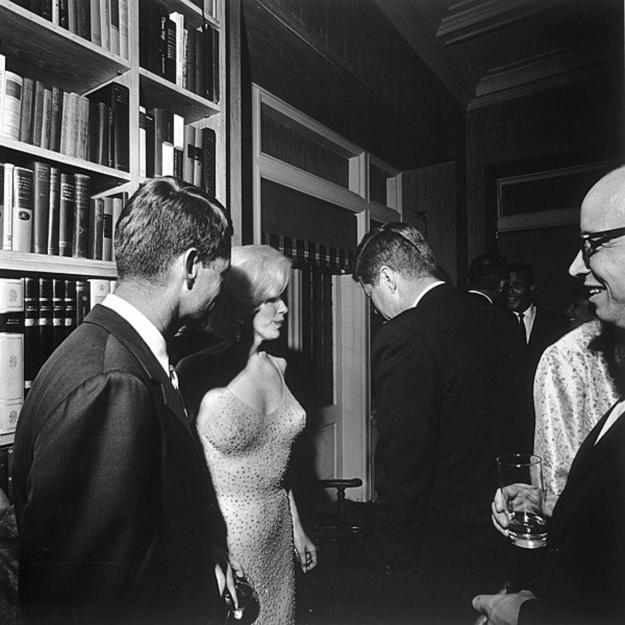 Rara fotografia em que é possível ver Marilyn Monroe e John F. Kennedy juntos