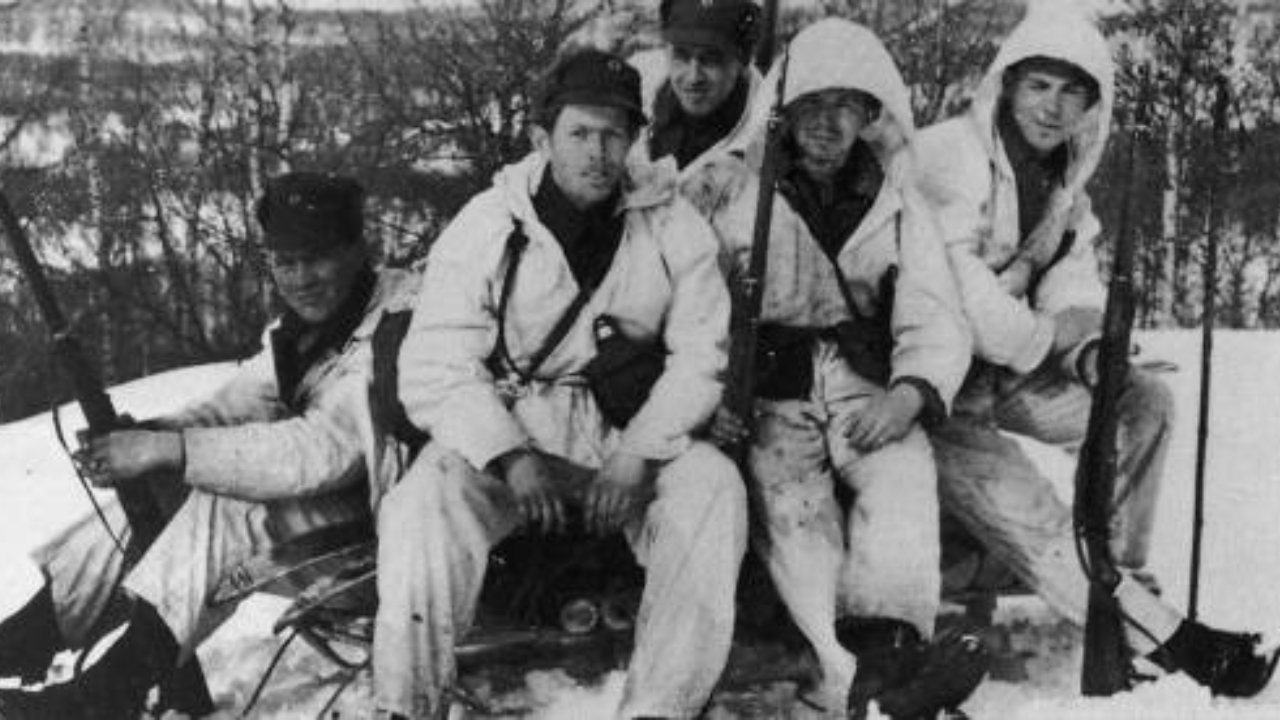 Soldados noruegueses durante a Batalha de Narvik
